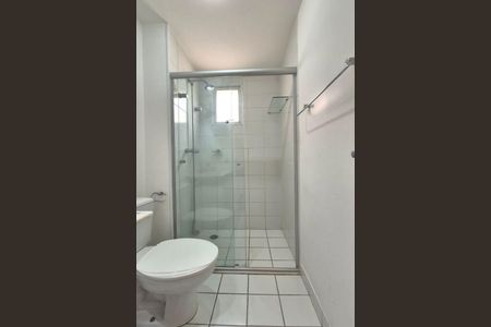 Apartamento à venda com 74m², 2 quartos e 2 vagasBanheiro da Suíte