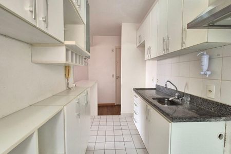 Apartamento à venda com 74m², 2 quartos e 2 vagasCozinha 