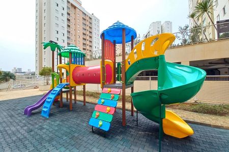 Apartamento à venda com 74m², 2 quartos e 2 vagasÁrea comum - Playground