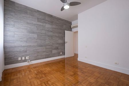 Apartamento à venda com 199m², 3 quartos e 2 vagas Apartamento à venda com 199m², 3 quartos e 2 vagasQuarto 2