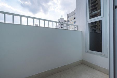 Apartamento à venda com 199m², 3 quartos e 2 vagas Apartamento à venda com 199m², 3 quartos e 2 vagasSuíte