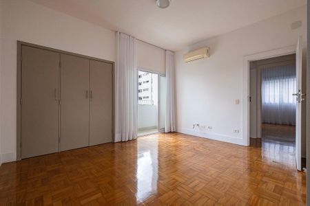 Apartamento à venda com 199m², 3 quartos e 2 vagas Apartamento à venda com 199m², 3 quartos e 2 vagasSuíte