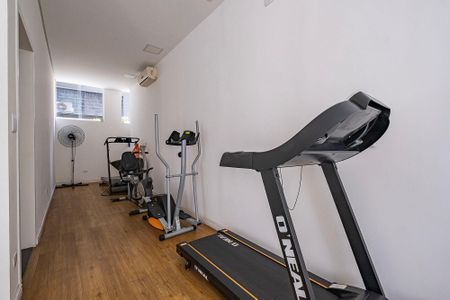 Apartamento à venda com 199m², 3 quartos e 2 vagas Apartamento à venda com 199m², 3 quartos e 2 vagasAcademia