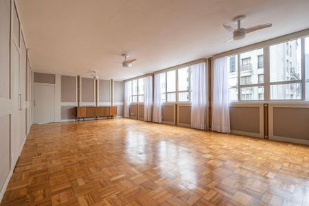 Apartamento à venda com 199m², 3 quartos e 2 vagas Apartamento à venda com 199m², 3 quartos e 2 vagasSala