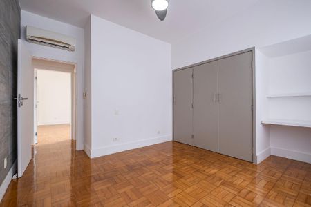 Apartamento à venda com 199m², 3 quartos e 2 vagas Apartamento à venda com 199m², 3 quartos e 2 vagasQuarto 2