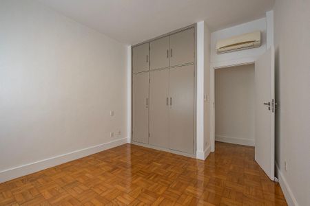 Apartamento à venda com 199m², 3 quartos e 2 vagas Apartamento à venda com 199m², 3 quartos e 2 vagasQuarto 3