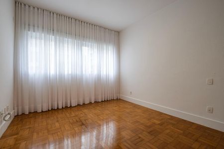 Apartamento à venda com 199m², 3 quartos e 2 vagas Apartamento à venda com 199m², 3 quartos e 2 vagasQuarto 3