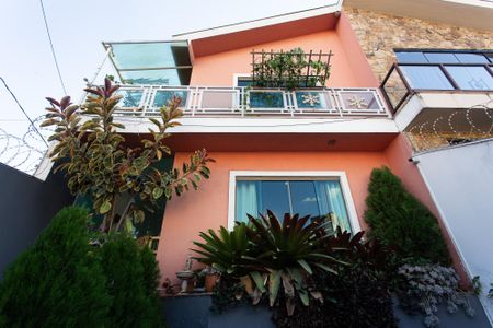 Casa para alugar com 350m², 3 quartos e 5 vagas Casa para alugar com 350m², 3 quartos e 5 vagasFachada