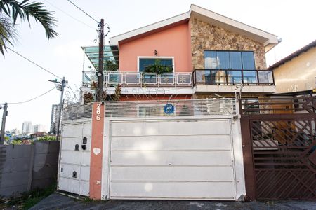 Casa para alugar com 350m², 3 quartos e 5 vagas Casa para alugar com 350m², 3 quartos e 5 vagasFachada