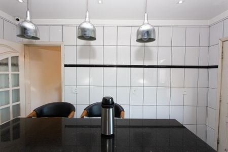Casa para alugar com 350m², 3 quartos e 5 vagas Casa para alugar com 350m², 3 quartos e 5 vagasCozinha