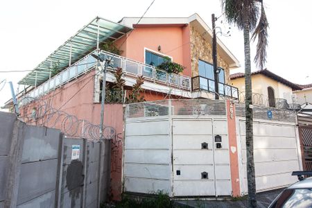 Casa para alugar com 350m², 3 quartos e 5 vagas Casa para alugar com 350m², 3 quartos e 5 vagasFachada