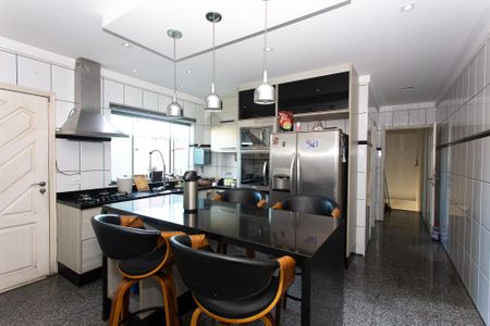 Casa para alugar com 350m², 3 quartos e 5 vagas Casa para alugar com 350m², 3 quartos e 5 vagasCozinha