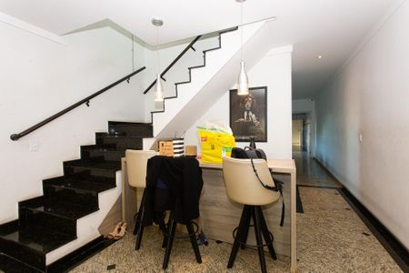 Sala de casa à venda com 3 quartos, 350m² em Jardim Textil, São Paulo