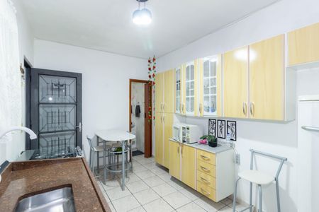 Cozinha de casa para alugar com 1 quarto, 50m² em Jardim Santo Elias, São Paulo