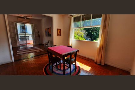Sala de apartamento para alugar com 2 quartos, 130m² em Cosme Velho, Rio de Janeiro