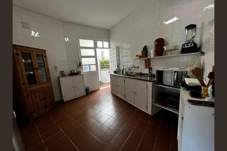 Apartamento para alugar com 130m², 2 quartos e 1 vaga Apartamento para alugar com 130m², 2 quartos e 1 vagaCozinha