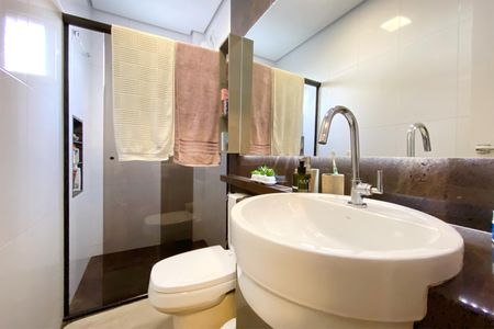 Apartamento à venda com 120m², 3 quartos e 2 vagasBanheiro da Suíte