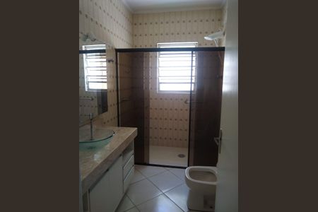 Casa à venda com 263m², 3 quartos e 3 vagasBanheiro