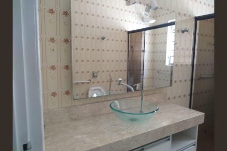 Casa à venda com 263m², 3 quartos e 3 vagasBanheiro