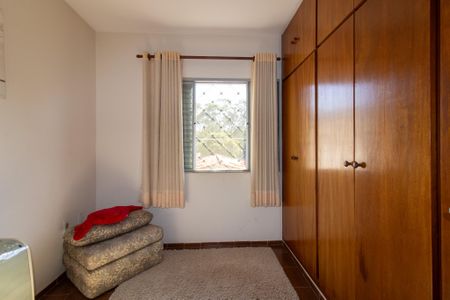 Casa à venda com 270m², 4 quartos e 4 vagas Casa à venda com 270m², 4 quartos e 4 vagasQuarto 2