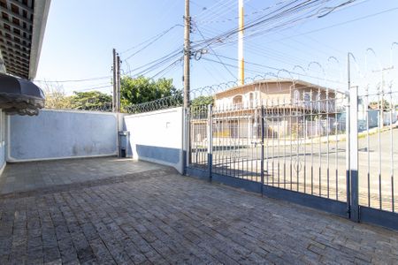 Casa à venda com 270m², 4 quartos e 4 vagas Casa à venda com 270m², 4 quartos e 4 vagasGaragem