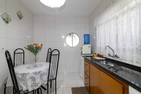Casa à venda com 270m², 4 quartos e 4 vagas Casa à venda com 270m², 4 quartos e 4 vagasSala de Jantar
