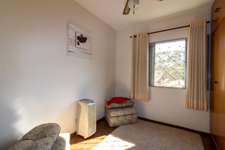 Casa à venda com 270m², 4 quartos e 4 vagas Casa à venda com 270m², 4 quartos e 4 vagasQuarto 2