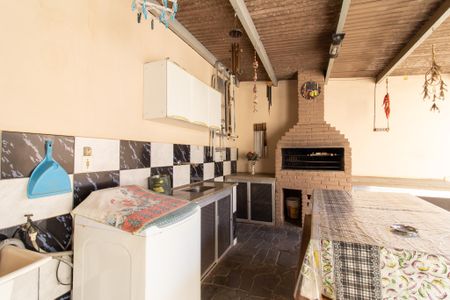 Casa à venda com 270m², 4 quartos e 4 vagas Casa à venda com 270m², 4 quartos e 4 vagasÁrea de Serviço