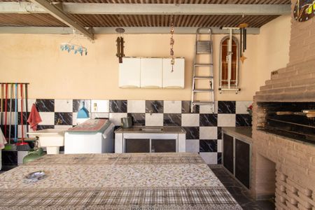 Casa à venda com 270m², 4 quartos e 4 vagas Casa à venda com 270m², 4 quartos e 4 vagasChurrasqueira