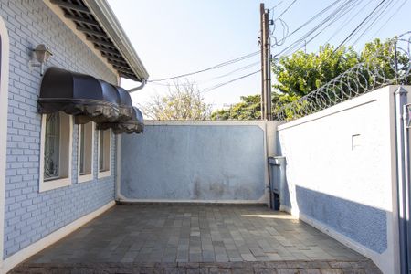 Casa à venda com 270m², 4 quartos e 4 vagas Casa à venda com 270m², 4 quartos e 4 vagasGaragem