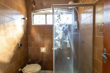 Casa à venda com 270m², 4 quartos e 4 vagas Casa à venda com 270m², 4 quartos e 4 vagasBanheiro Social 1