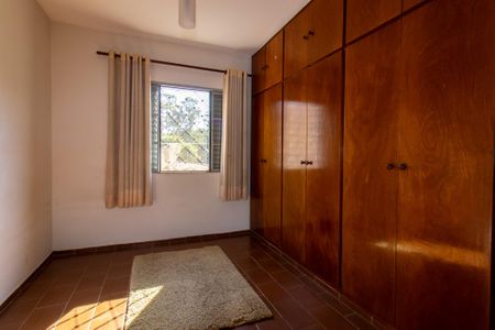 Casa à venda com 270m², 4 quartos e 4 vagas Casa à venda com 270m², 4 quartos e 4 vagasQuarto 3