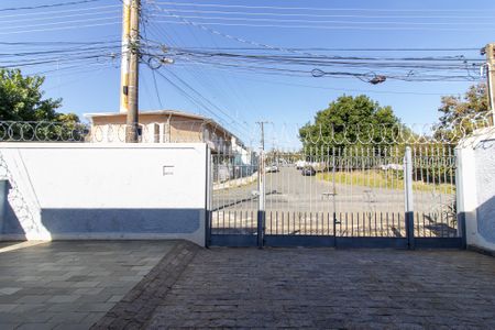 Casa à venda com 270m², 4 quartos e 4 vagas Casa à venda com 270m², 4 quartos e 4 vagasGaragem