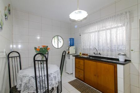 Casa à venda com 270m², 4 quartos e 4 vagas Casa à venda com 270m², 4 quartos e 4 vagasSala de Jantar