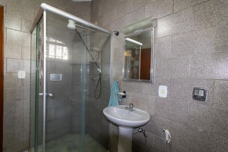 Casa à venda com 270m², 4 quartos e 4 vagas Casa à venda com 270m², 4 quartos e 4 vagasBanheiro Social 2