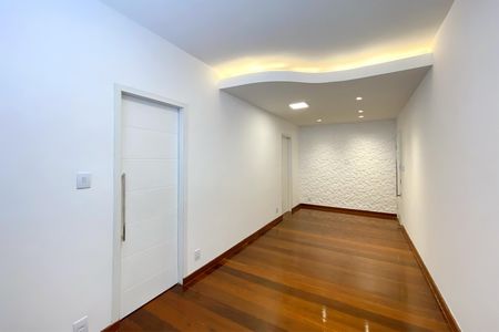 Sala de apartamento à venda com 1 quarto, 42m² em Colégio Batista, Belo Horizonte