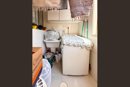 Apartamento à venda com 70m², 2 quartos e 1 vagaÁrea de Serviço