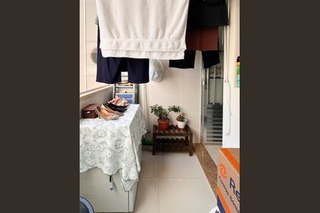 Apartamento à venda com 70m², 2 quartos e 1 vagaÁrea de Serviço