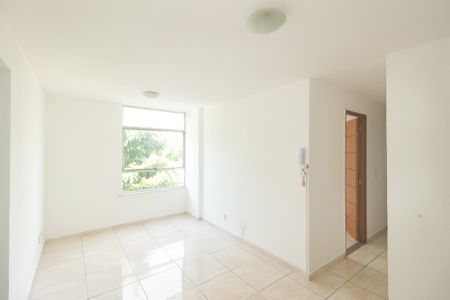 Sala de apartamento para alugar com 2 quartos, 70m² em Santa Cruz, Rio de Janeiro