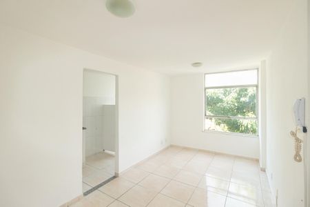Sala de apartamento para alugar com 2 quartos, 70m² em Santa Cruz, Rio de Janeiro