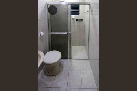 Banheiro de casa para alugar com 1 quarto, 50m² em Fazenda da Juta, São Paulo