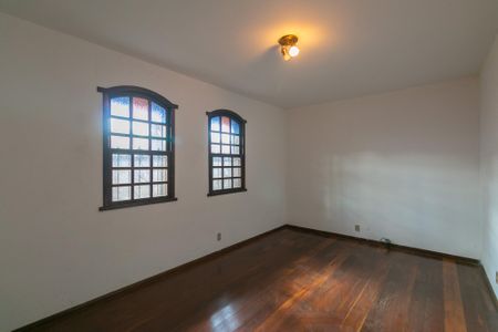 Casa à venda com 3 quartos, 220m² em Santa Branca, Belo Horizonte