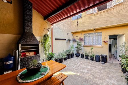 Casa para alugar com 180m², 3 quartos e sem vagaÁrea externa