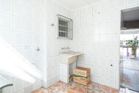 Casa à venda com 198m², 2 quartos e 2 vagasÁrea de serviço