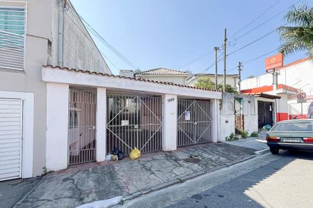 Casa à venda com 198m², 2 quartos e 2 vagasFachada + plaquinha