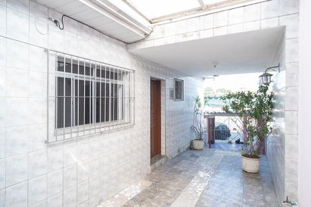 Casa à venda com 198m², 2 quartos e 2 vagasQuintal