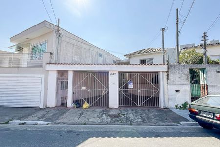 Casa à venda com 198m², 2 quartos e 2 vagasFachada + plaquinha