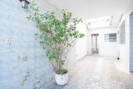 Casa à venda com 198m², 2 quartos e 2 vagasQuintal