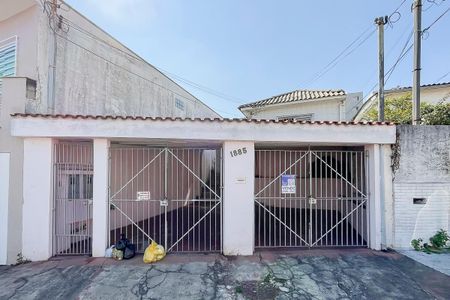 Casa à venda com 198m², 2 quartos e 2 vagasFachada + plaquinha