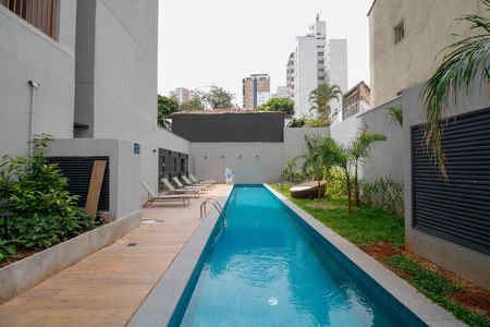 Studio à venda com 25m², 1 quarto e sem vaga Studio à venda com 25m², 1 quarto e sem vagaÁrea Comum - Piscina
